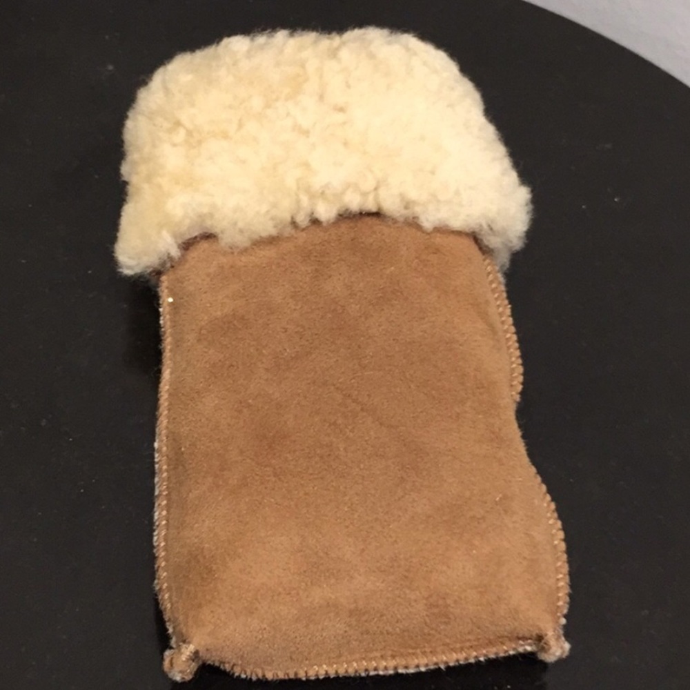 UGG key chain - Picture 2 of 3